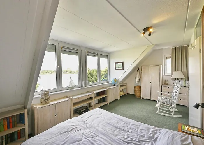 Aan De Oever Stevensweert