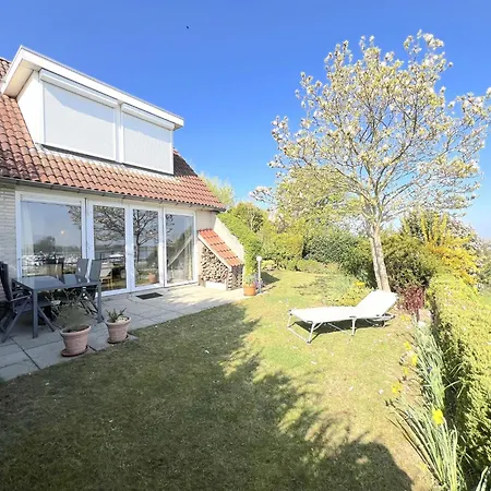 Aan De Oever בית נופש Stevensweert