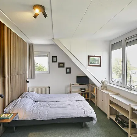 Vakantiehuis Aan De Oever *