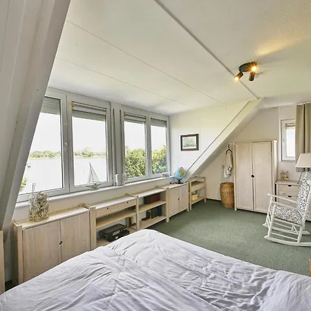 Aan De Oever Vakantiehuis
