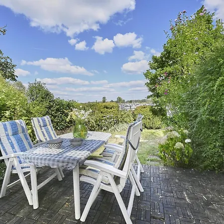 Vakantiehuis Aan De Oever *